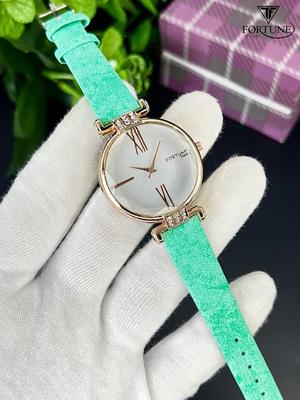 Stylish Women's Brown Leather Watch - Quartz Movement, Water Resistant - 1 Pc