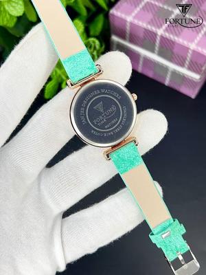 Stylish Women's Brown Leather Watch - Quartz Movement, Water Resistant - 1 Pc