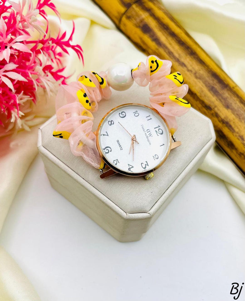 Stylish Women's Quartz Watch - Water Resistant - 1 Pc